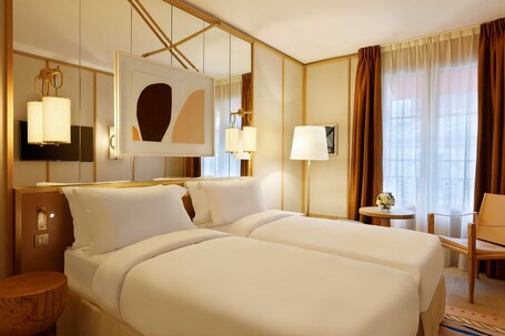 Le Belgrand Hotel Paris Champs Elysees, Tapestry by Hilton - Image 3