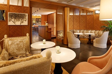 Le Belgrand Hotel Paris Champs Elysees, Tapestry by Hilton - Image 4