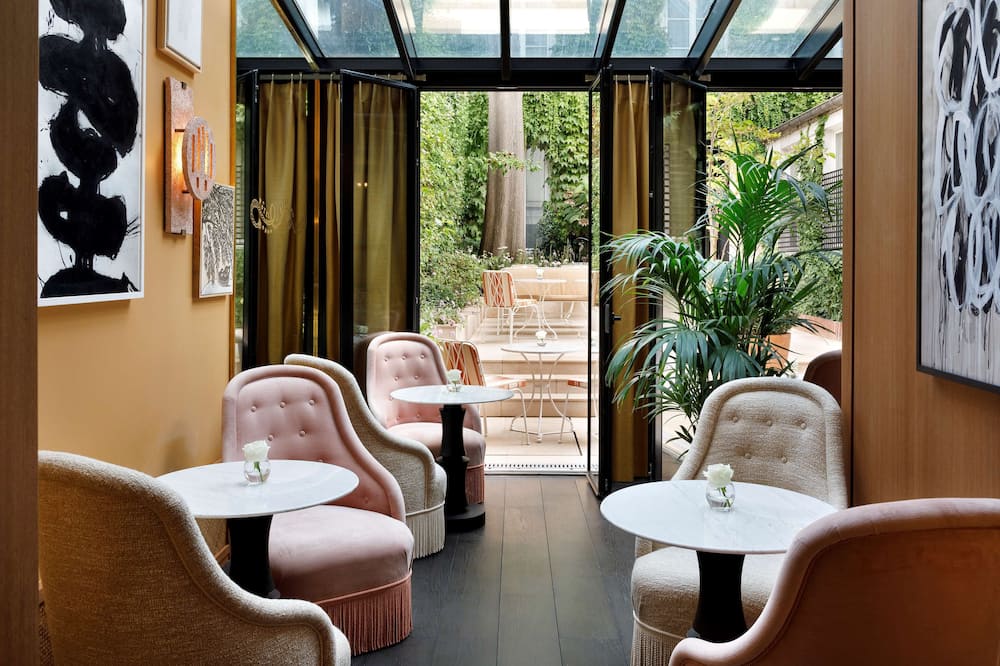 Le Belgrand Hotel Paris Champs Elysees, Tapestry by Hilton
