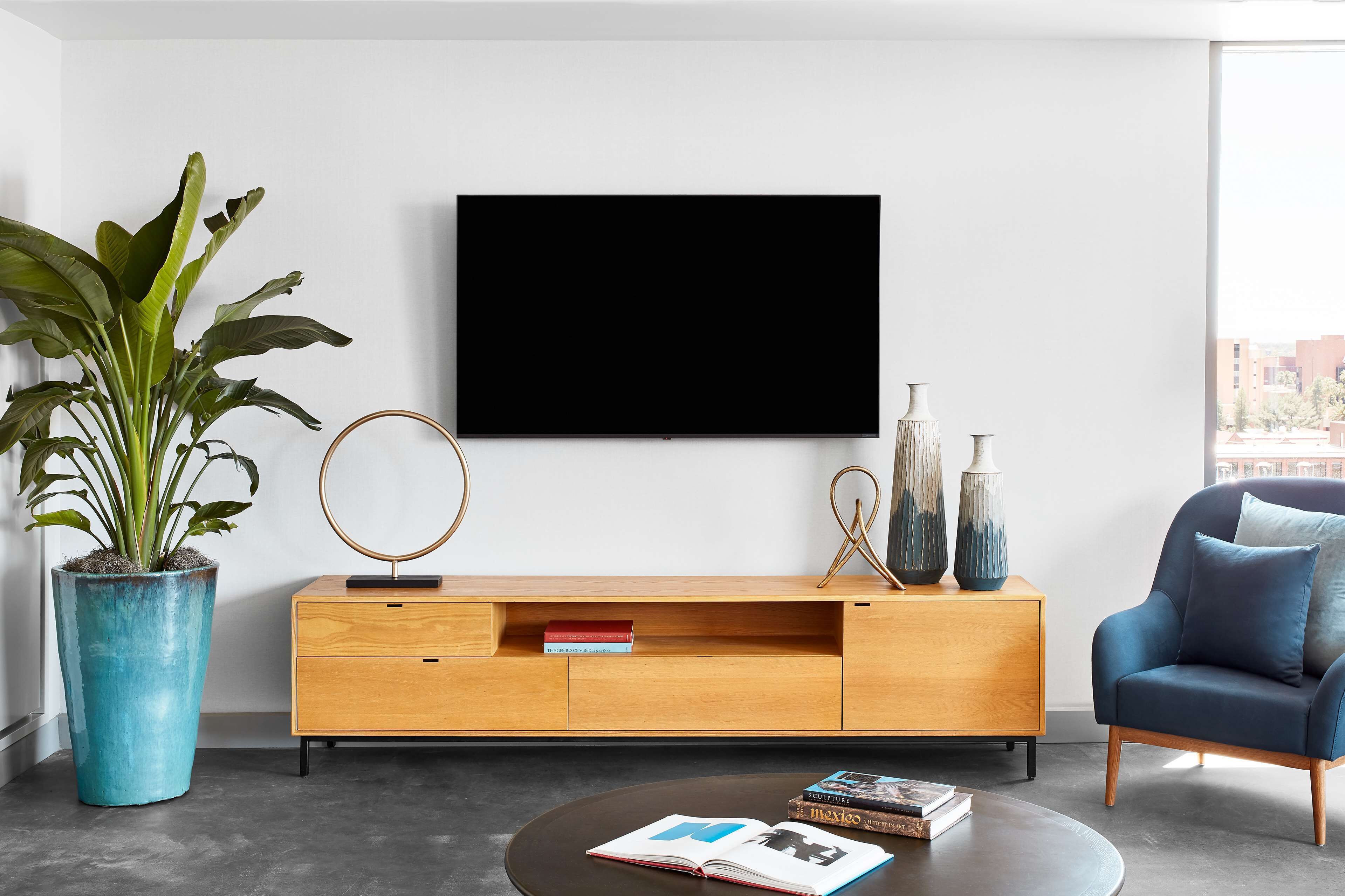 presidential suite, 1 king bed, accessible (roll-in shower) | in-room safe, desk, laptop workspace, blackout curtains