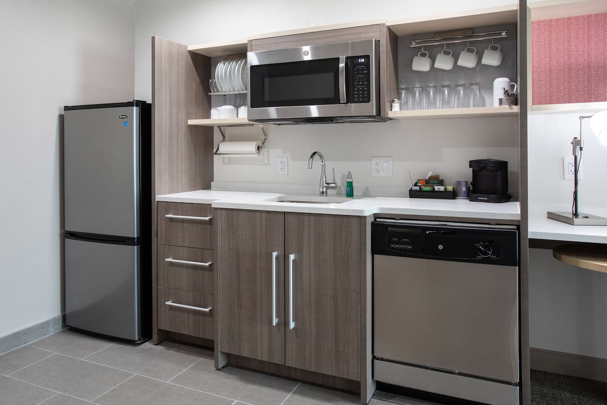 microwave, dishwasher, coffee/tea maker