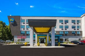 Exterior - Tru by Hilton Saint Joseph (Stevensville)