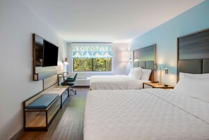 Room, 2 Queen Beds | Hypo-allergenic bedding, desk, iron/ironing board, free WiFi