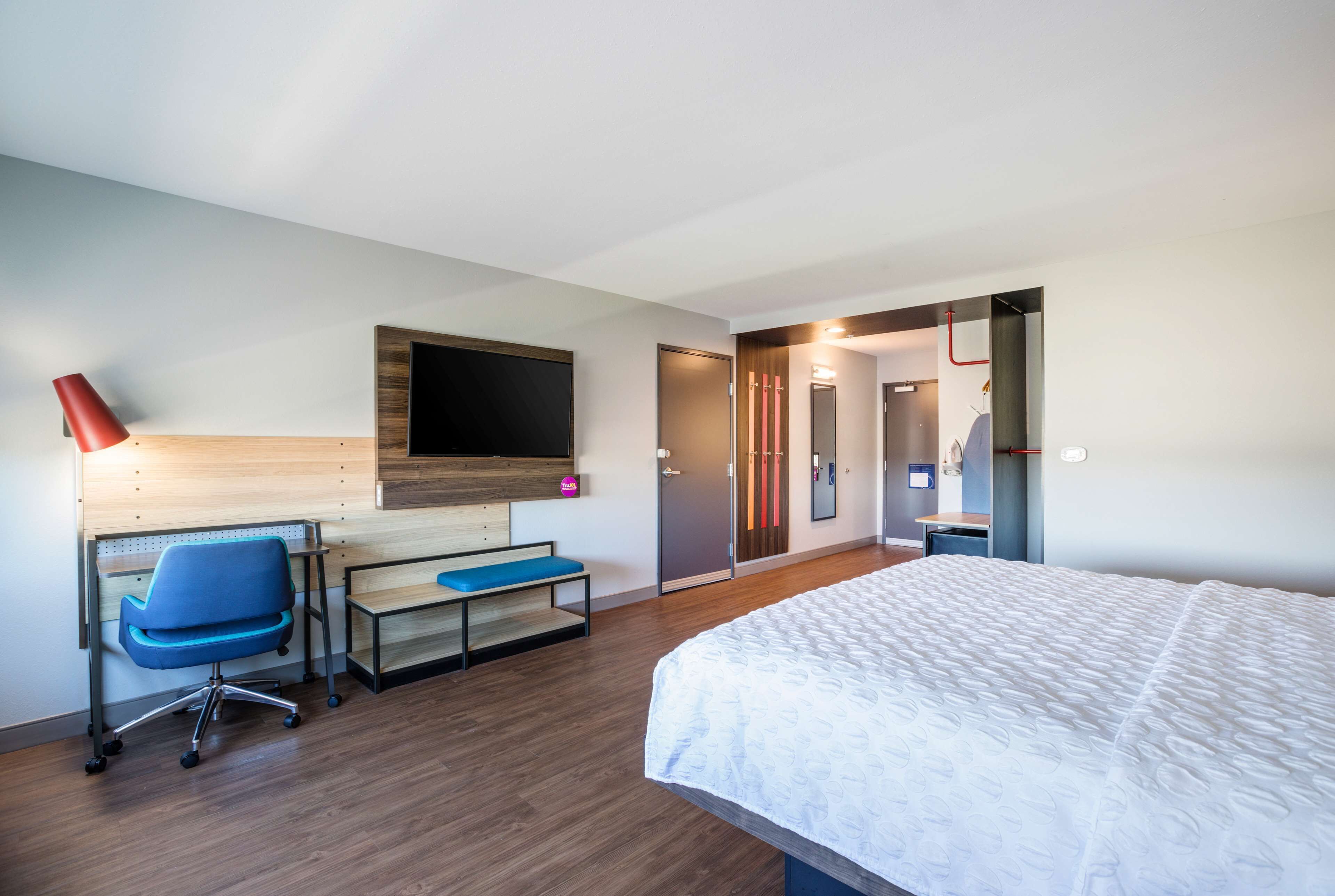 room, 1 king bed, accessible, bathtub | hypo-allergenic bedding, desk, iron/ironing board, free wifi