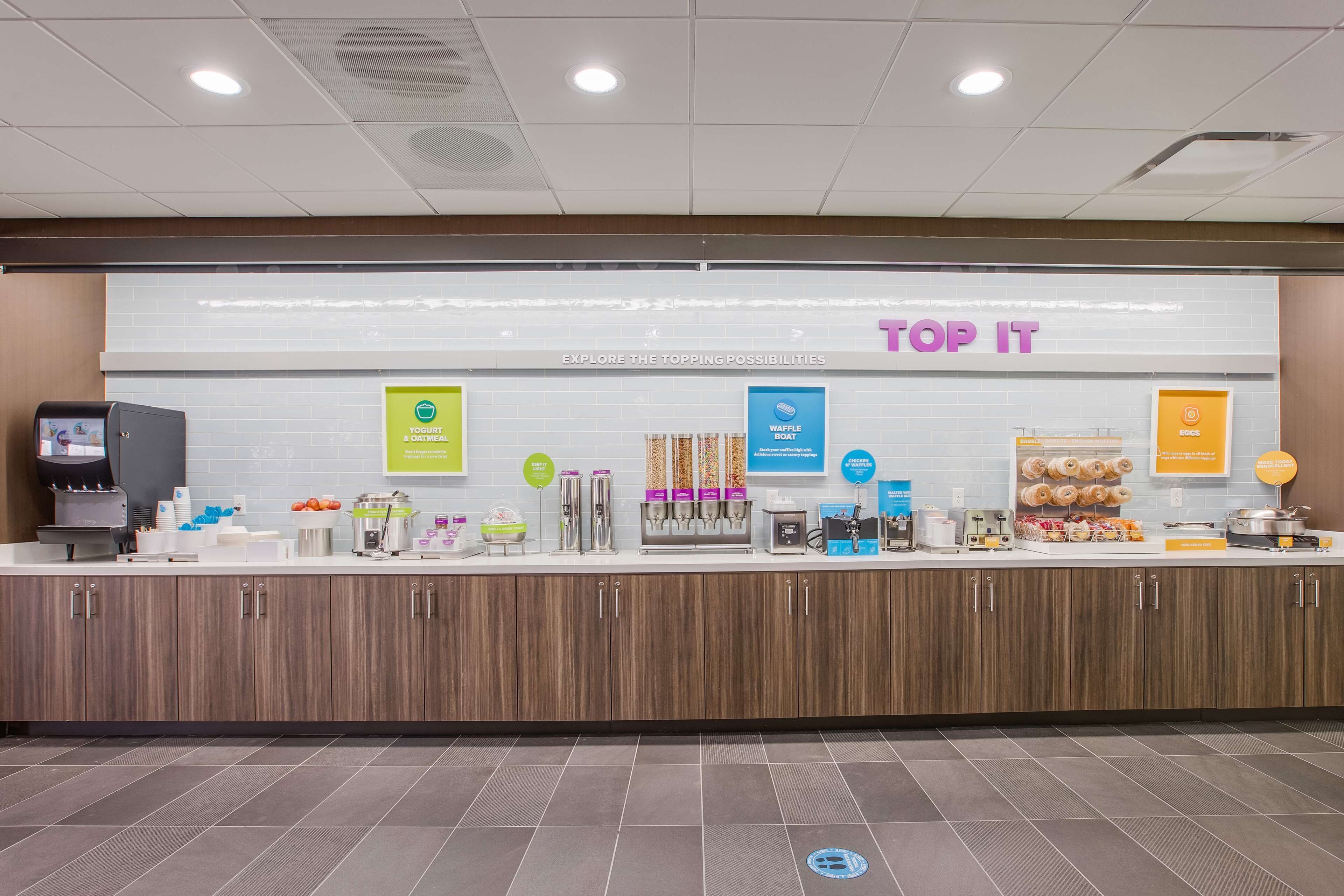 free daily continental breakfast