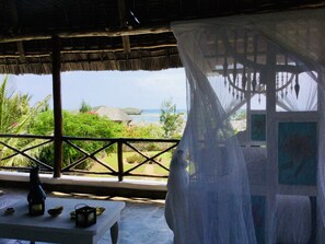 Outdoor dining - Nyumba Sara (sea front villa) (watamu)