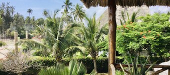 Nyumba Sara (sea front villa)