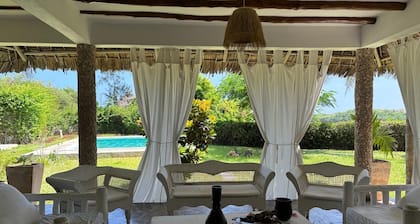 Nyumba Sara (villa en front de mer)