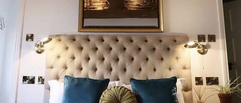 Deluxe Double Room | Premium bedding, pillowtop beds, in-room safe, individually decorated