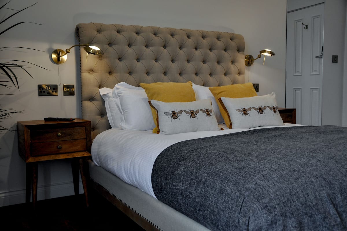 Deluxe Double Room | Premium bedding, pillow-top beds, in-room safe, individually decorated