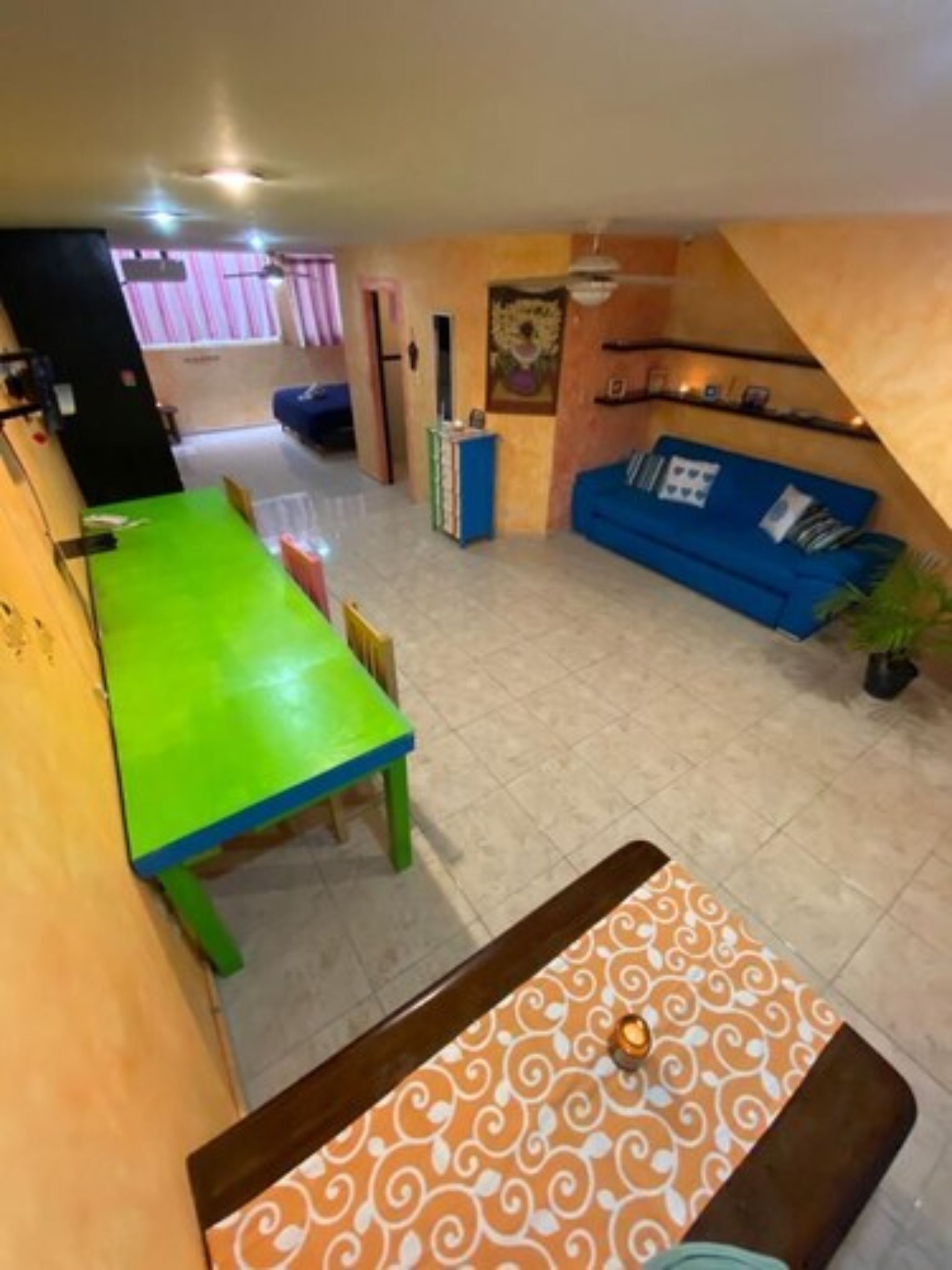 Estudio Grand, 1 cama King size, cocina | Decoración personalizada y muebles diferentes 