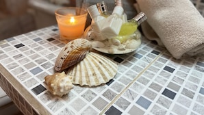 Dusche, Regendusche, Haartrockner, Handtücher