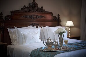 Junior Room | Premium bedding, down comforters, memory foam beds, minibar - Nino Hotel Boutique (Asunción)