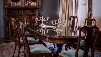Chambre Présidentielle | Restauration dans la chambre