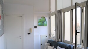Apartment | Living room - La Piccola Sorrento Standard (Sorrento)