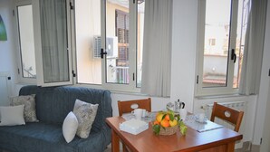 Apartment | Living room - La Piccola Sorrento Standard (Sorrento)