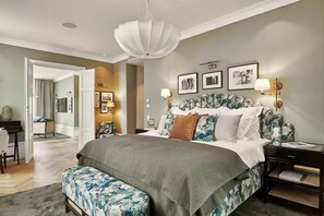 Alma Suite | Premium bedding, minibar, in-room safe, individually decorated - Villa Alma (Visby)