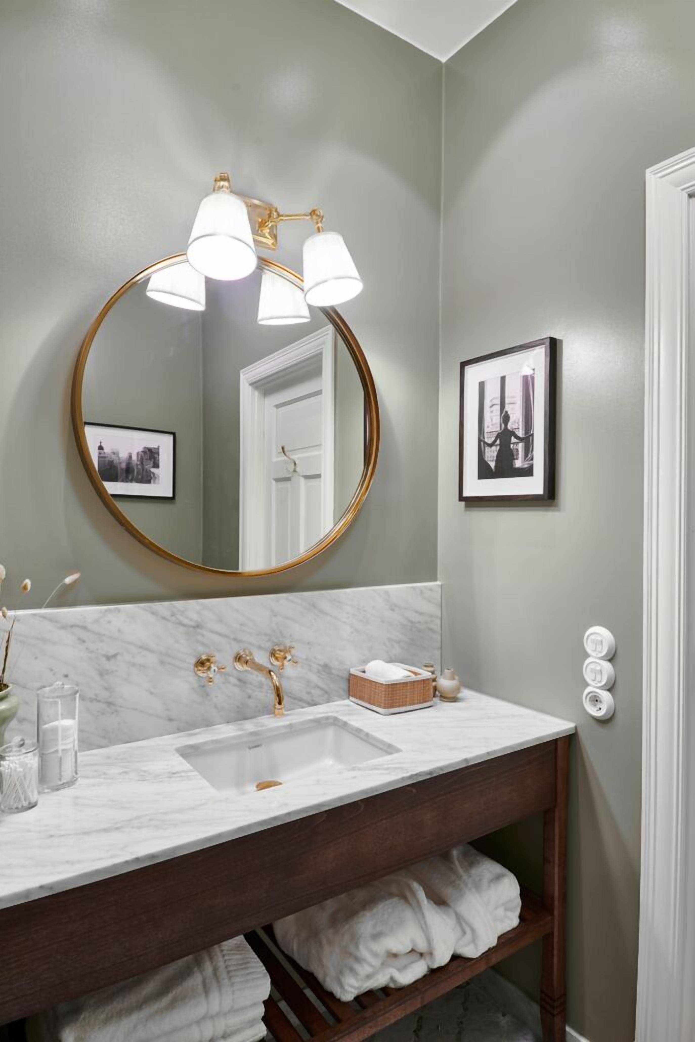 mini suite | bathroom | shower, hair dryer, towels, soap