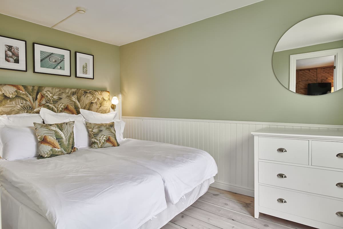 Family Room | 1 bedroom, premium bedding, minibar, in-room safe