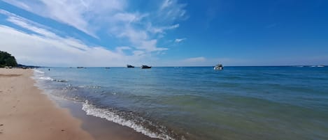 靠近海滩