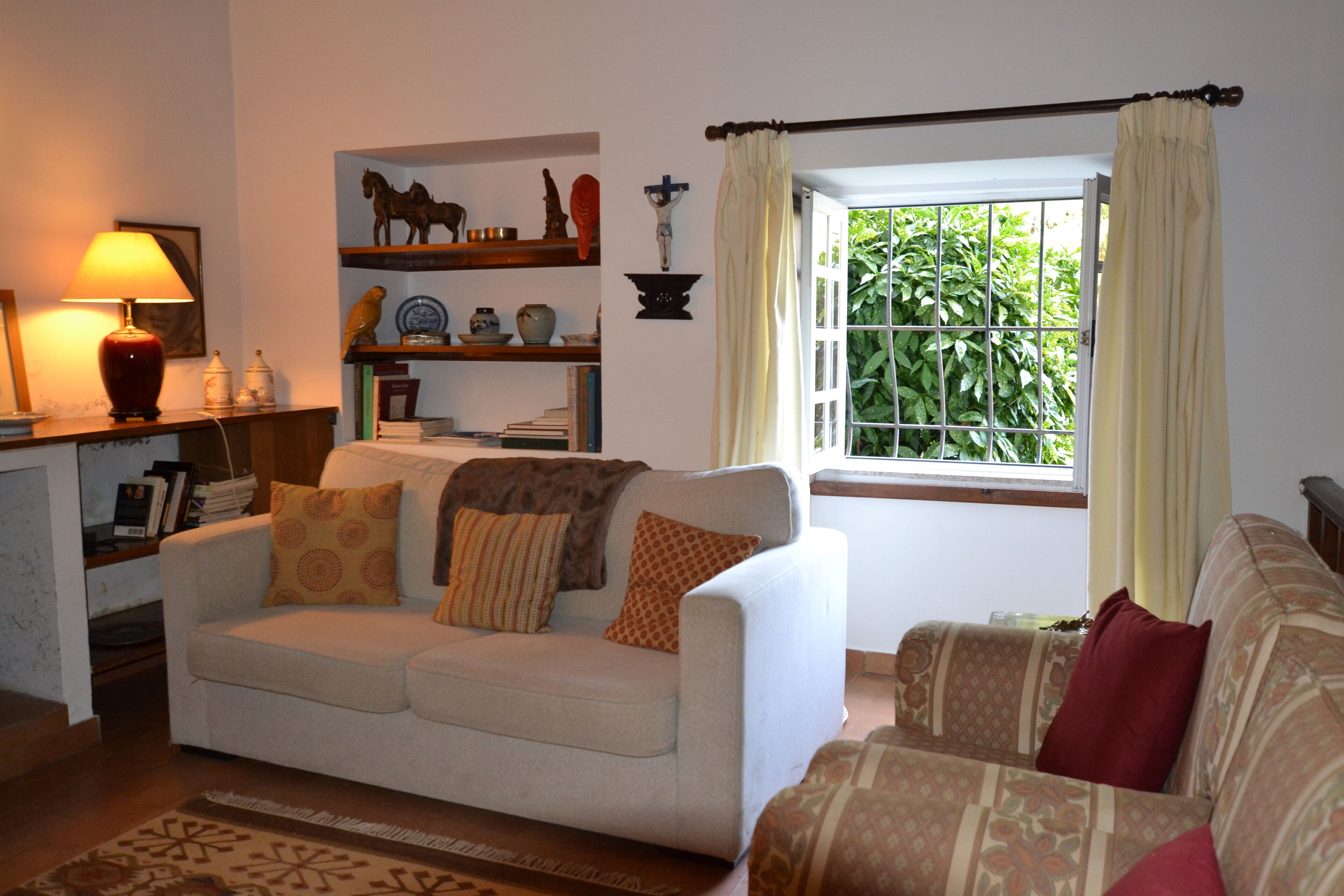 House, 3 Bedrooms | Living room | Flat-screen TV, fireplace