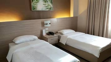 Standard Room | In-room safe, desk, iron/ironing board, free WiFi