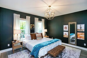 4 bedrooms, iron/ironing board, Internet, bed sheets - 🥳​🎉  Music City Bachelor/Bachelorette Party Pad- Close to Downtown! (Nashville)