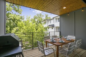 Outdoor dining - 🥳​🎉  Music City Bachelor/Bachelorette Party Pad- Close to Downtown! (Nashville)
