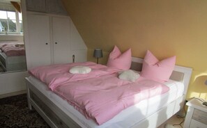 2 makuuhuonetta, Wi-Fi, vuodevaatteet