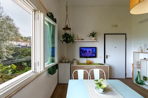 Apartment | Eigene Küche | Großer Kühlschrank, Mikrowelle, Ofen