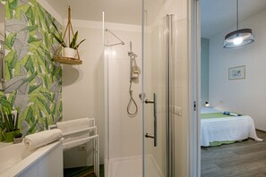 Apartment | Bathroom | Shower, rainfall showerhead, hair dryer, bidet - My Home Sorrento (Sorrento)