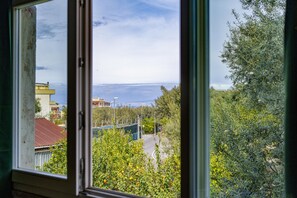 Apartment | Wohnbereich | Flachbildfernseher