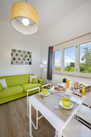 Apartment | Living area | Flat-screen TV