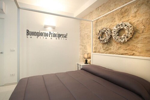 Just 100 meters from one of the most beautiful and renowned beaches of the Ragusa’s coast