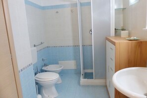 Douche, bidet