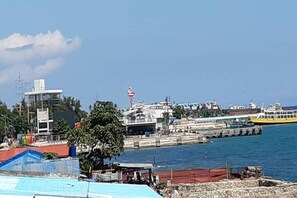 Unclassified image, 5 of 7, button