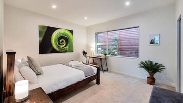 5 bedrooms, desk, iron/ironing board, travel cot