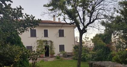 BEAUTIFUL VILLA IN SECULAR CHESTNUT