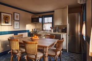Luxury Triple Room | Private kitchen