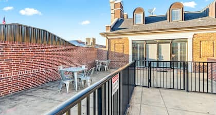 LUXURY CUSTOM Penthouse in the CENTER of Downtown Auburn