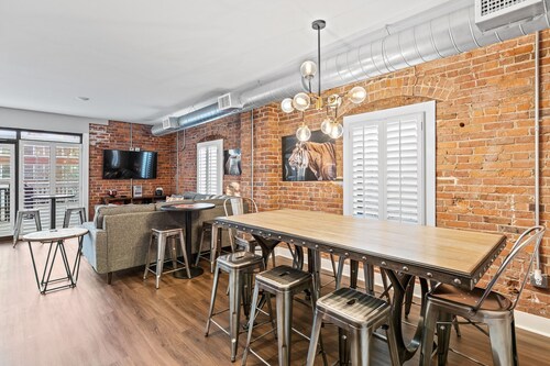 LUXURY CUSTOM Penthouse in the CENTER of Downtown Auburn