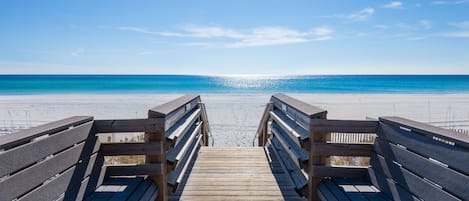 Aan het strand, ligstoelen aan het strand