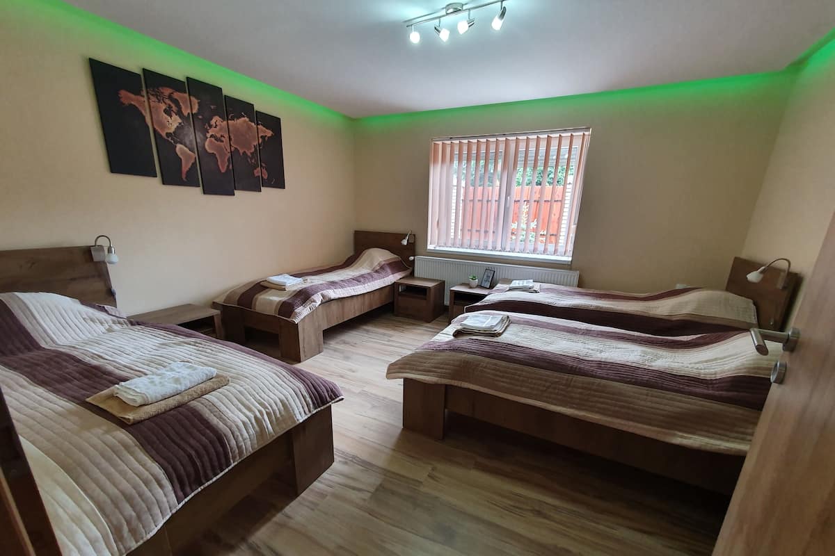 Apartment, 2 Bedrooms | Premium bedding, memory foam beds, in-room safe, soundproofing