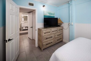 4 chambres, bureau, fer et planche à repasser, accès au Wi-Fi (inclus)