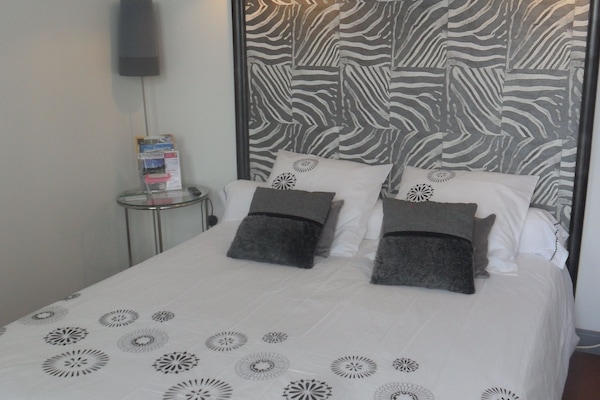 Standard Room | Bathroom | Shower, hair dryer, towels, soap