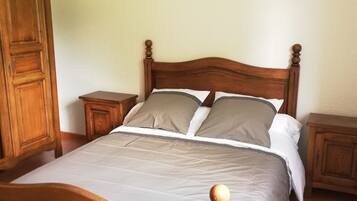 3 Schlafzimmer, Bügeleisen/Bügelbrett, Bettwäsche