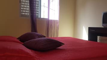 Habitación básica con 1 cama matrimonial o 2 individuales
