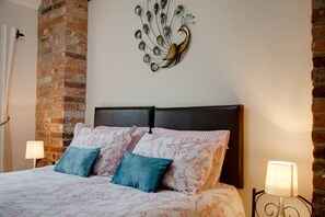 Luxury Cottage | 3 bedrooms, iron/ironing board, free WiFi, bed sheets - Hop Cottage (Ashford)