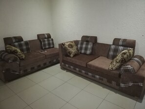 Lobby sitting area - Chill INN Kigali Rwanda a wonderful stay (Kigali)