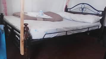 Double Room | Free WiFi, bed sheets